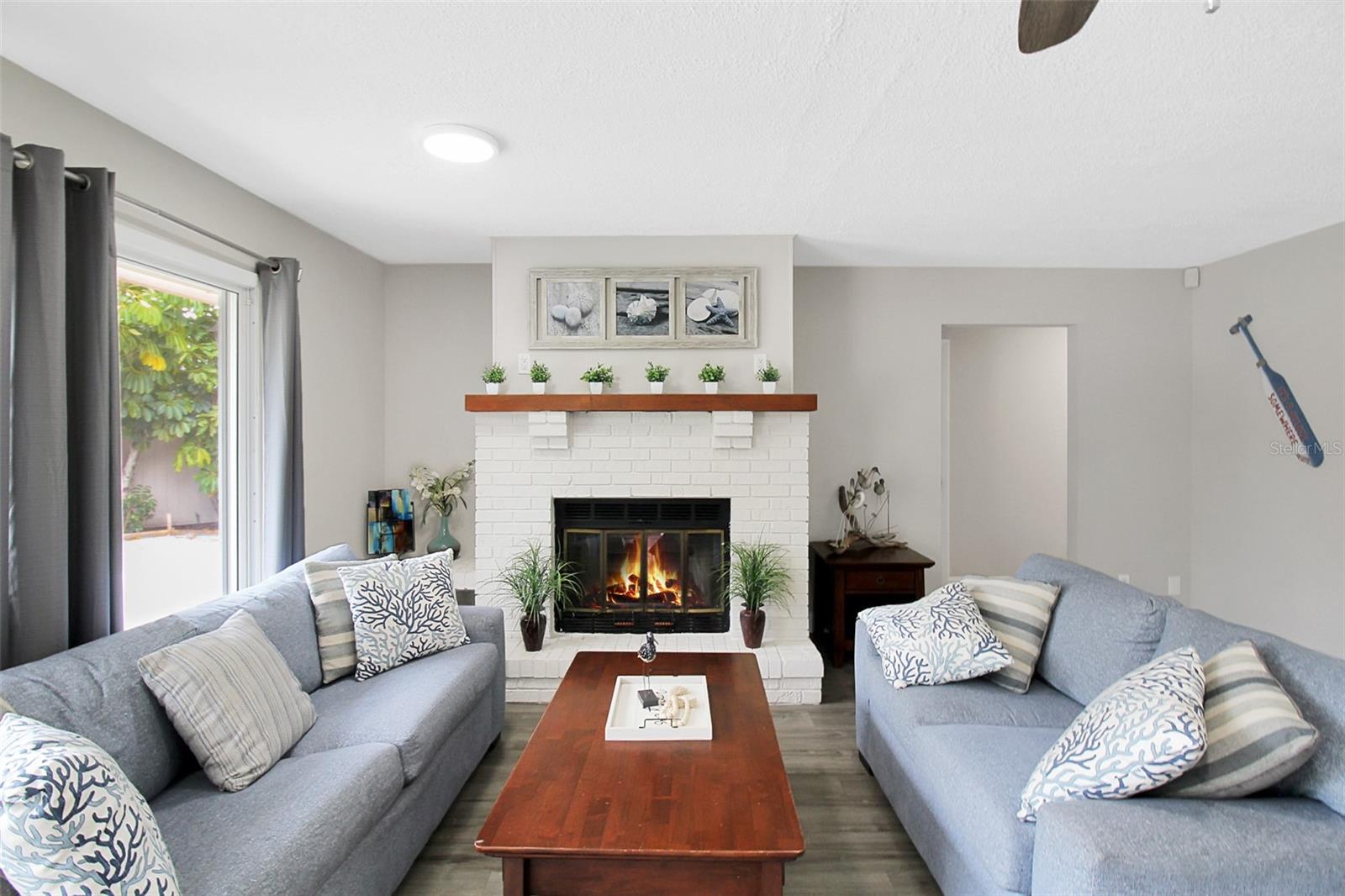 1127 DE LEO DR — photo 18
