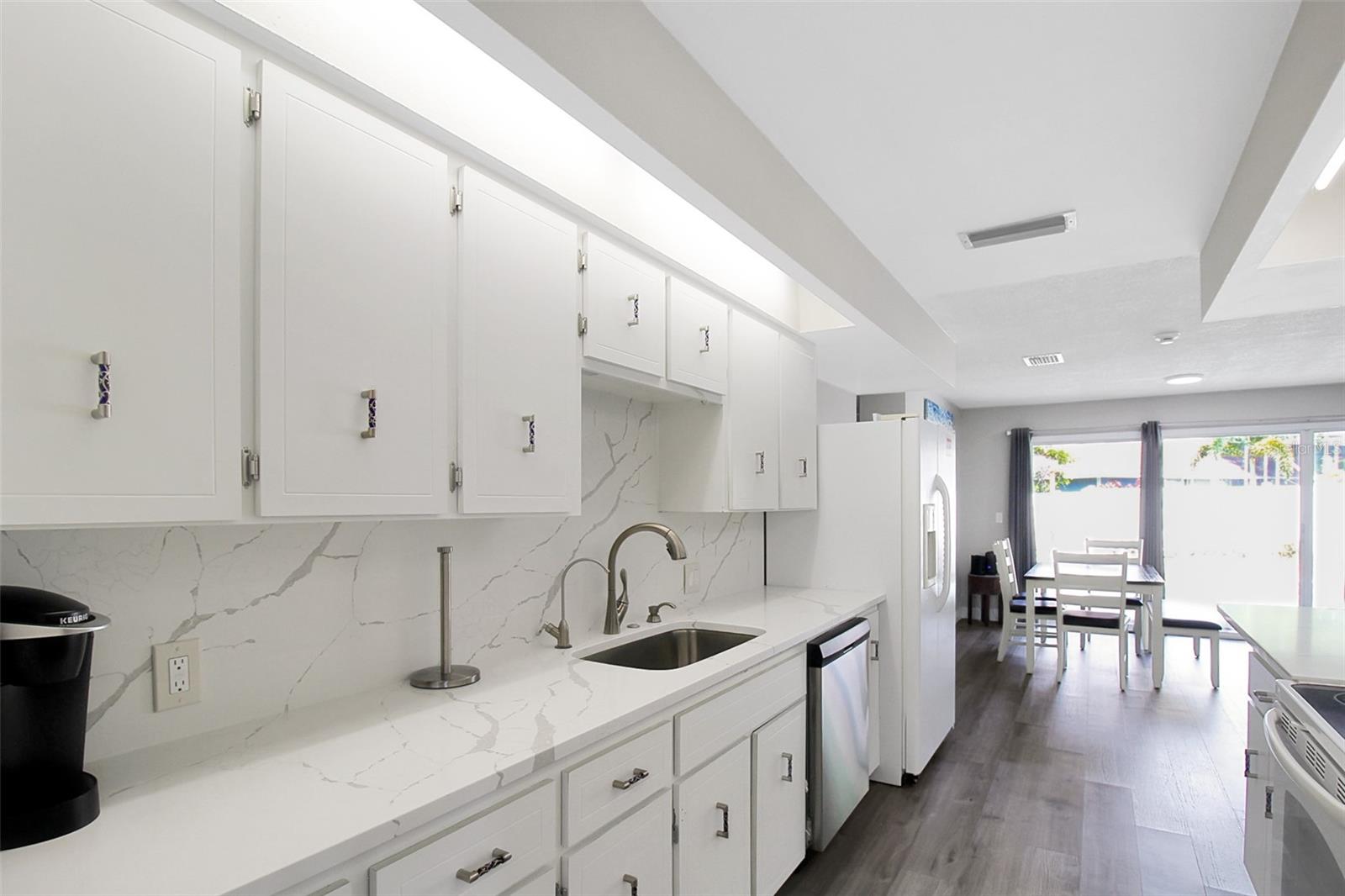 1127 DE LEO DR — photo 10