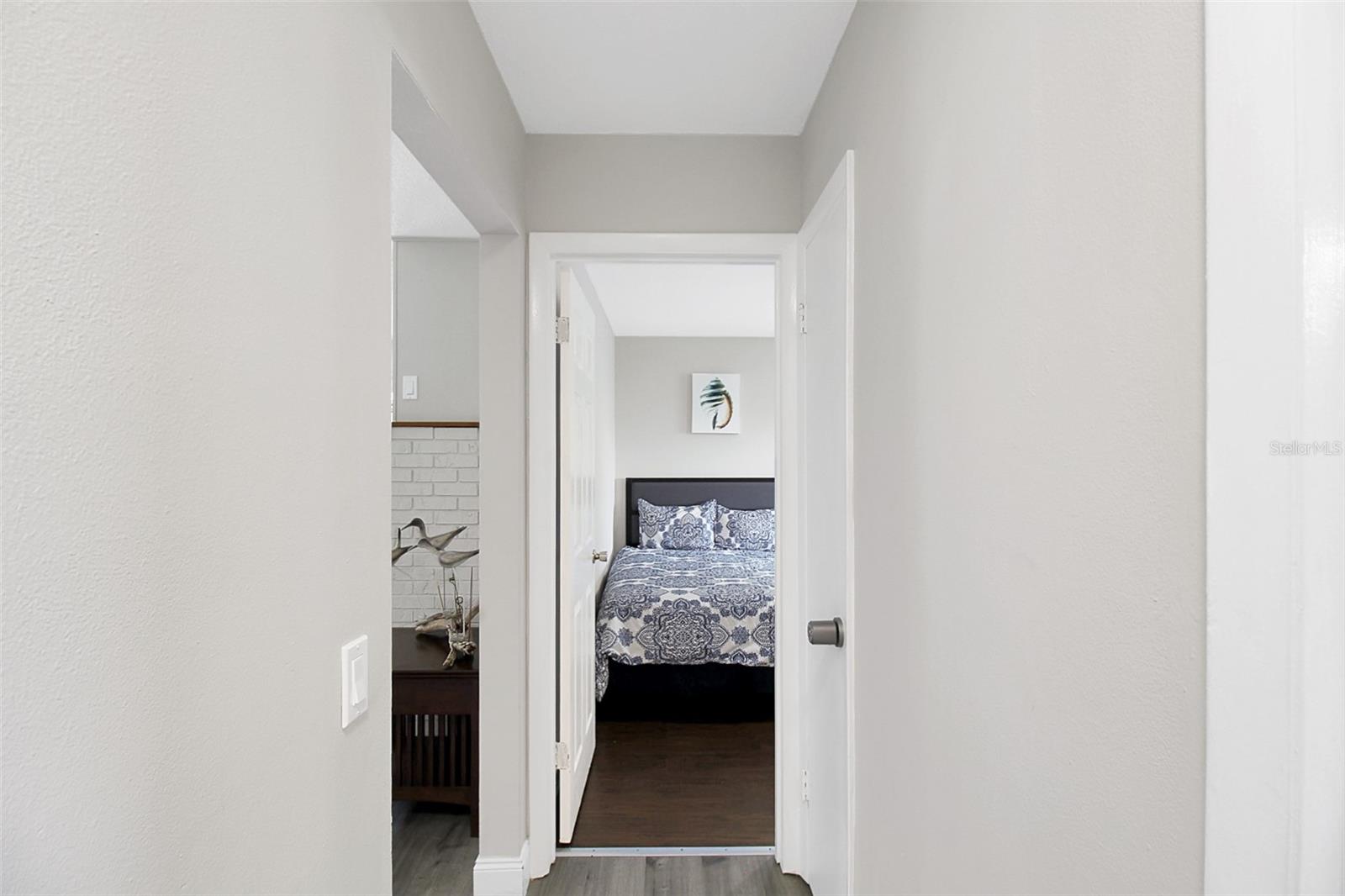 1127 DE LEO DR — photo 26