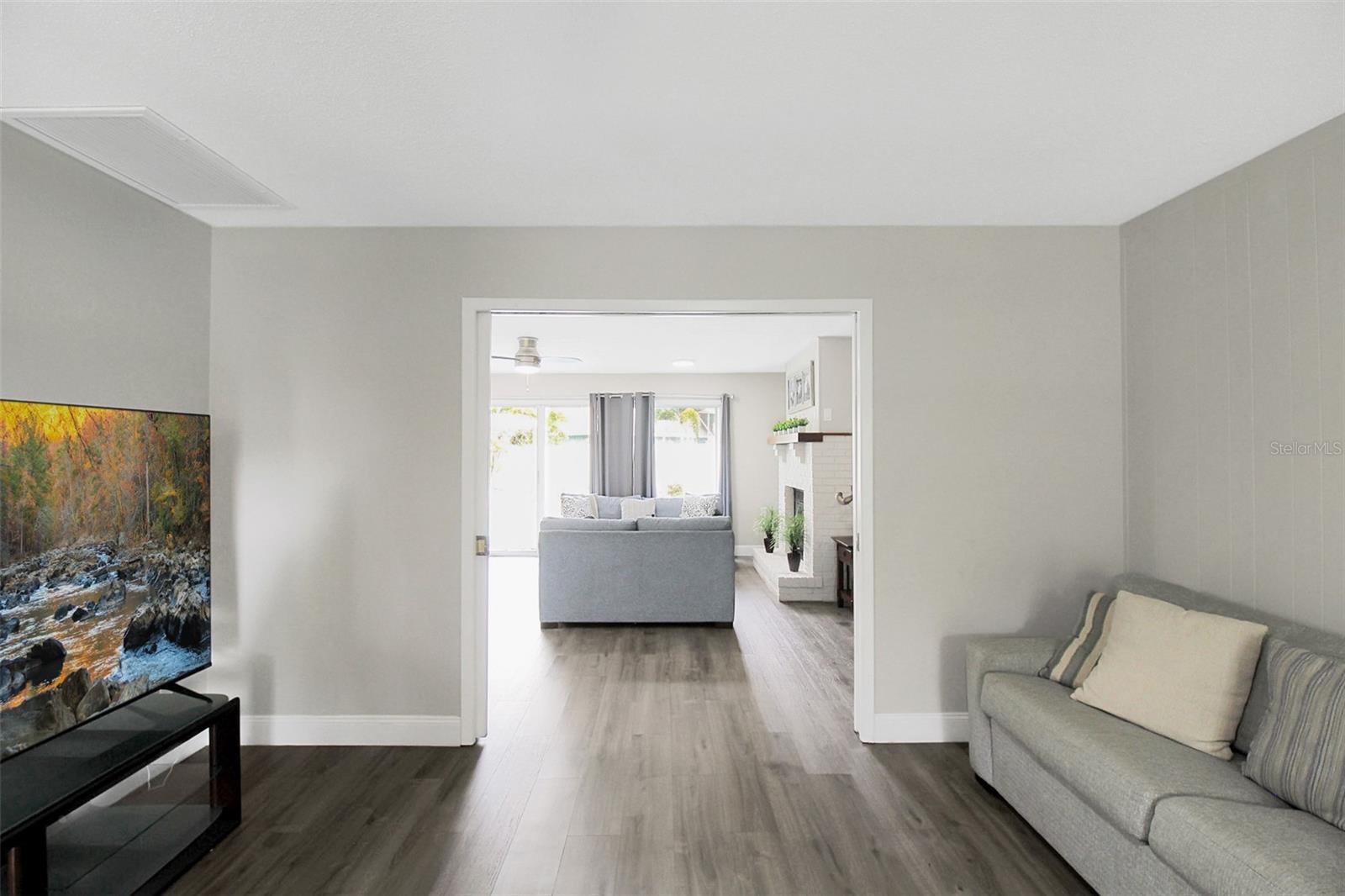 1127 DE LEO DR — photo 14