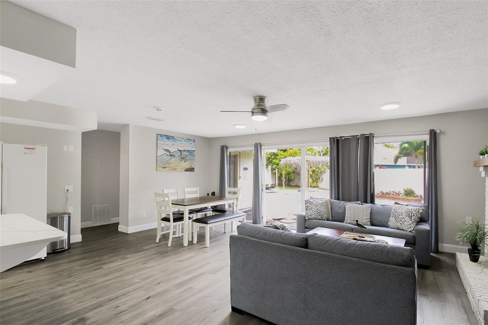1127 DE LEO DR — photo 15