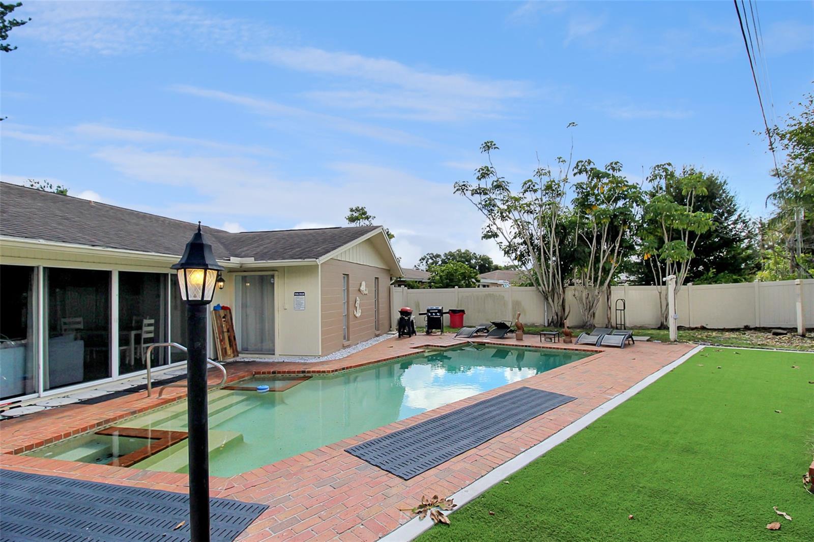 1127 DE LEO DR — photo 42