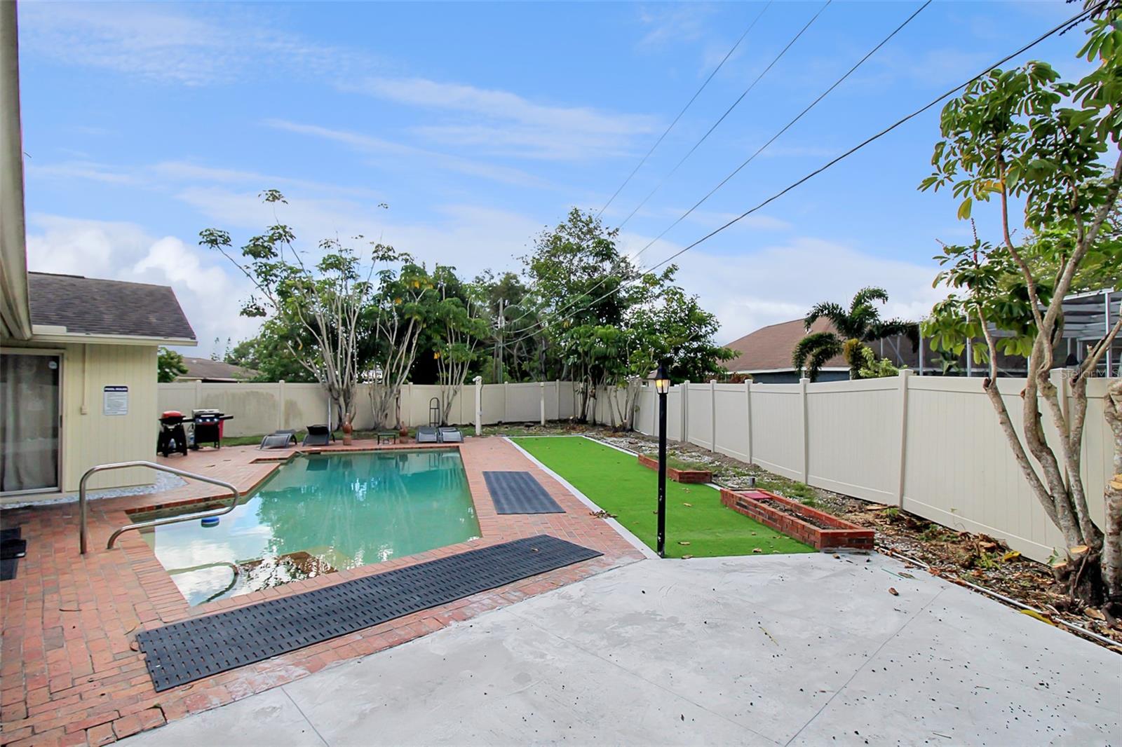 1127 DE LEO DR — photo 40