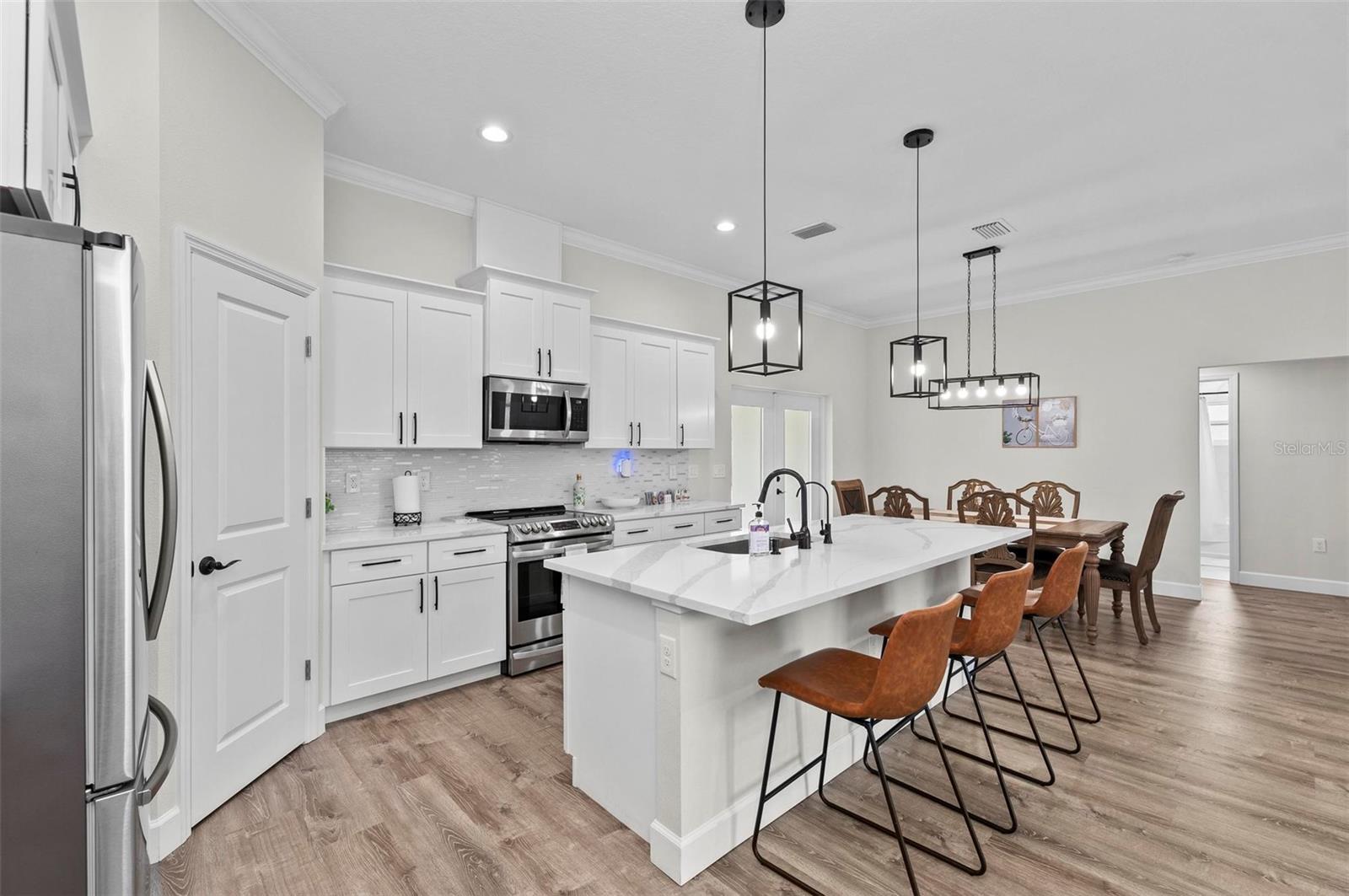 7737 MINARDI ST — photo 9