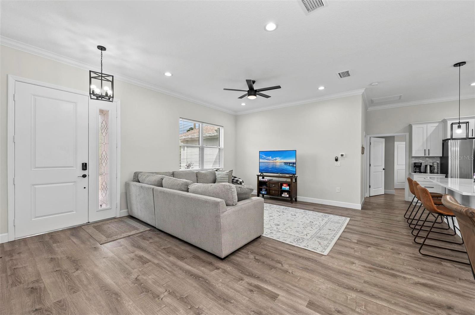 7737 MINARDI ST — photo 5