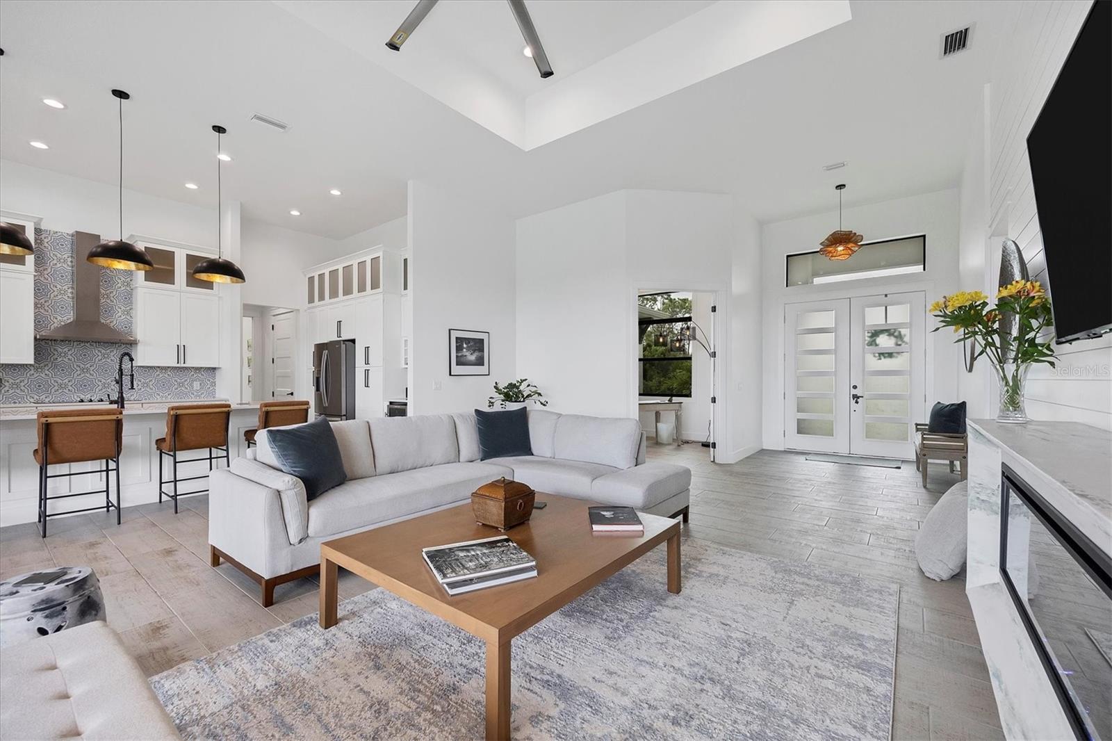 0 SYMCO AVE — photo 7