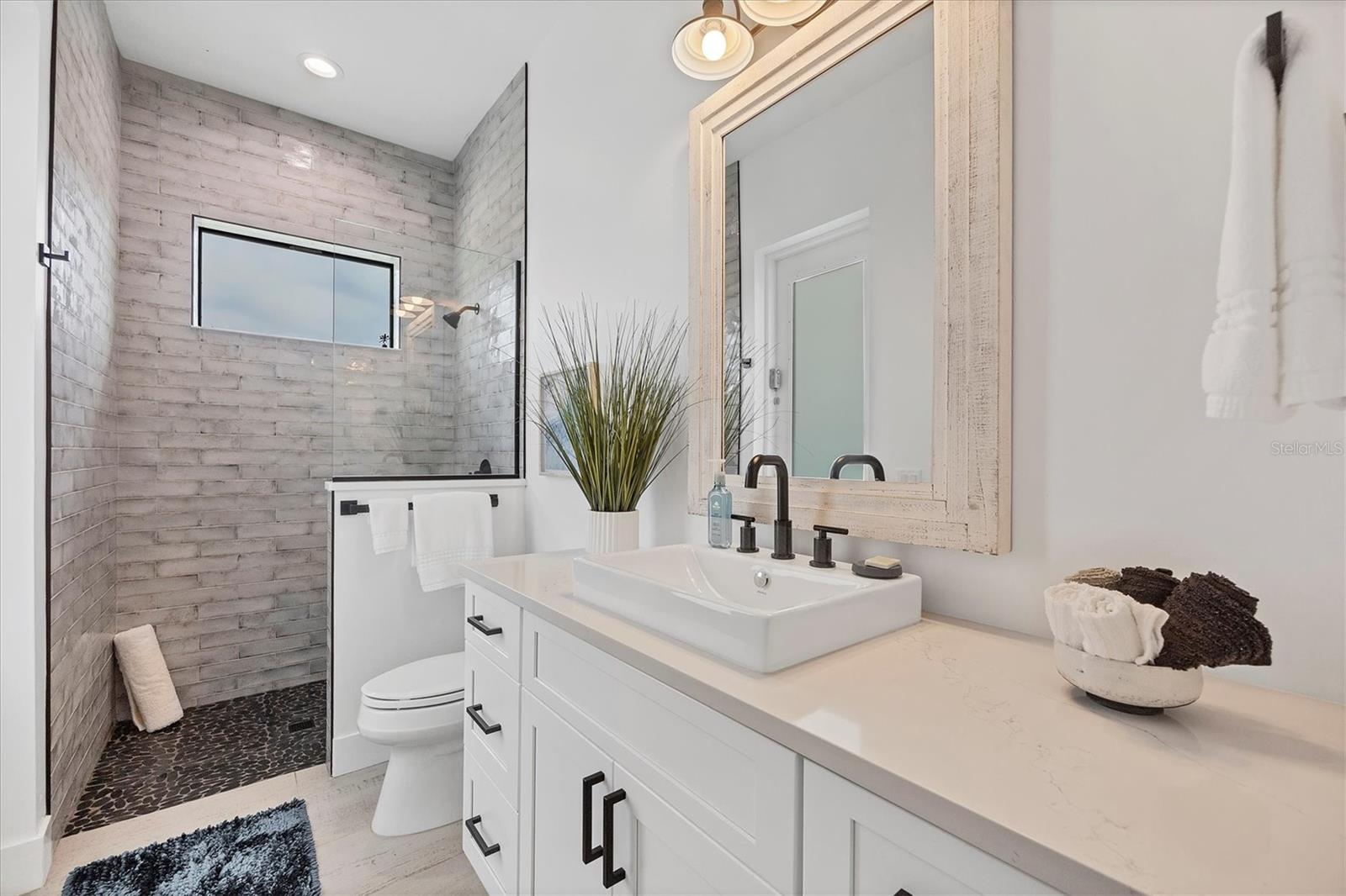 0 SYMCO AVE — photo 21