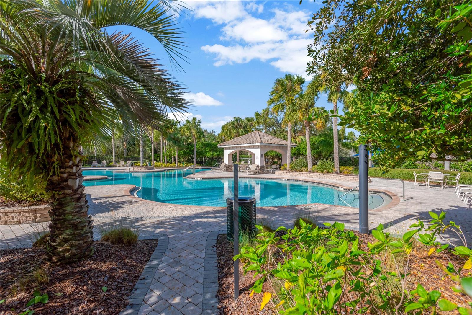 10814 NEWBRIDGE DR — photo 31