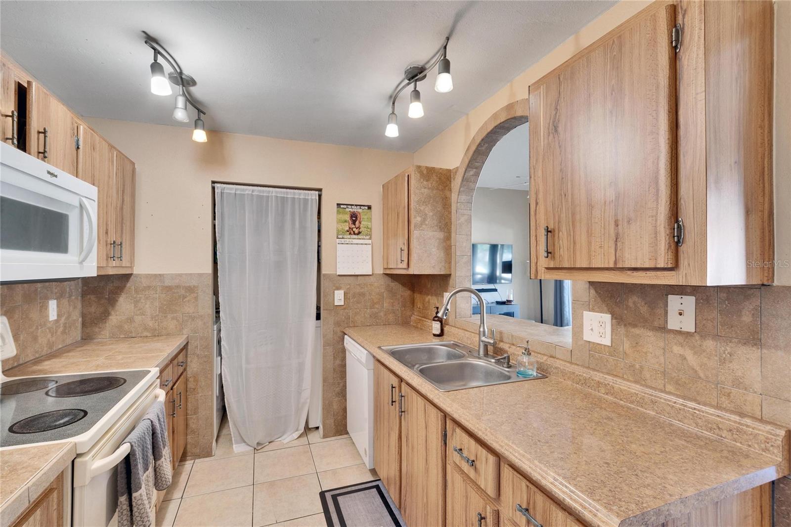 1849 BOUGH AVE #D — photo 7