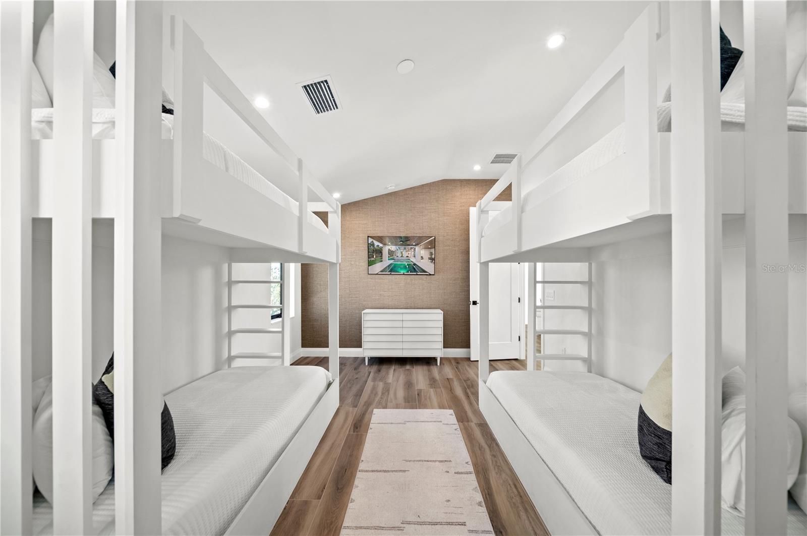 7007 POINT OF ROCKS RD — photo 41