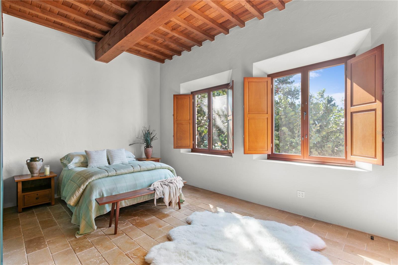 1571 OCEANVIEW DR — photo 30