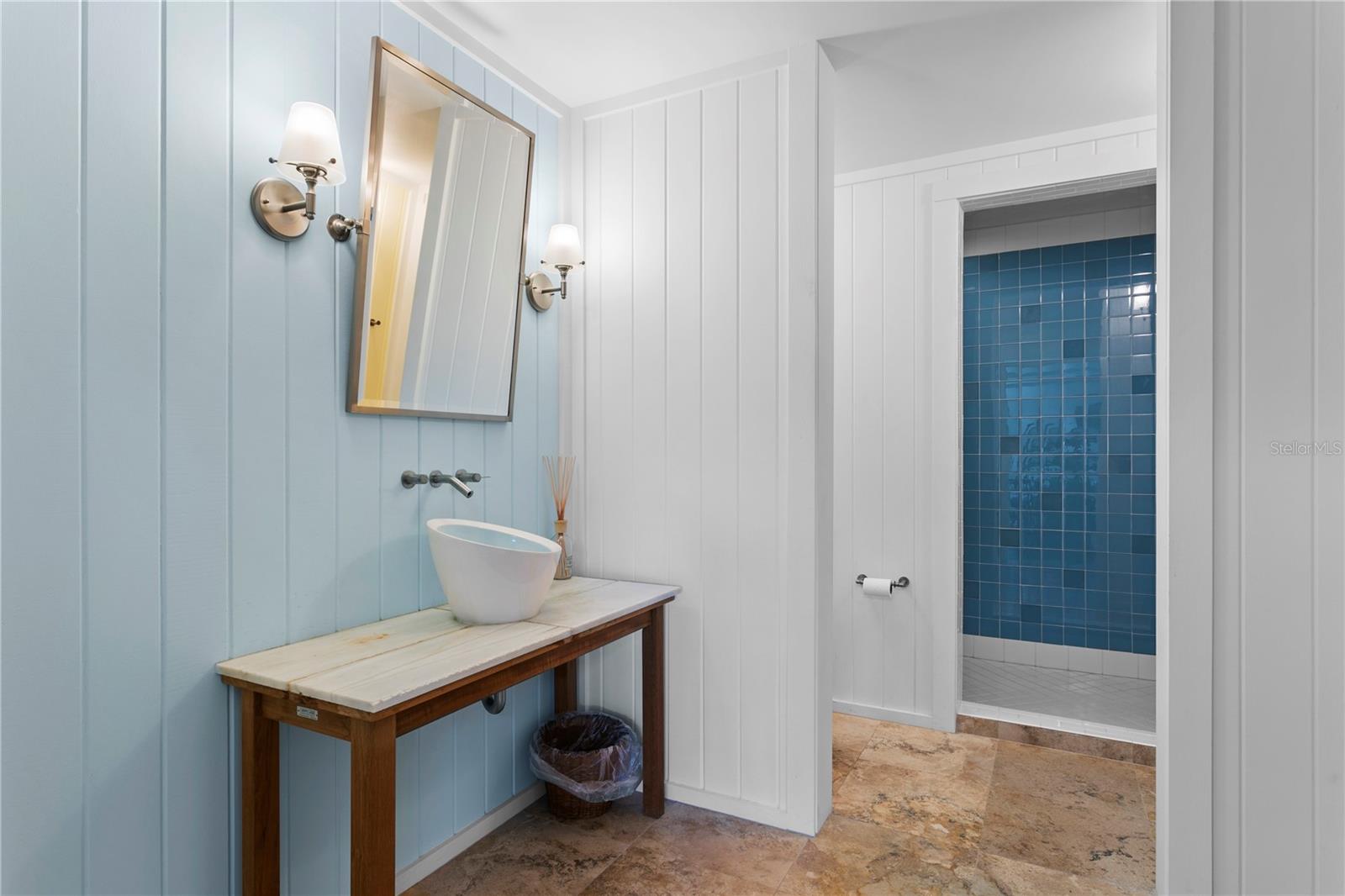 1571 OCEANVIEW DR — photo 36
