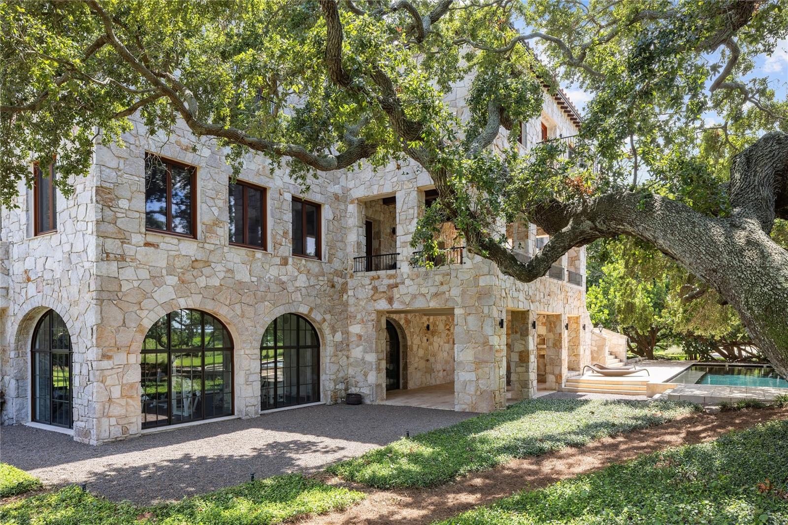 1571 OCEANVIEW DR — photo 42