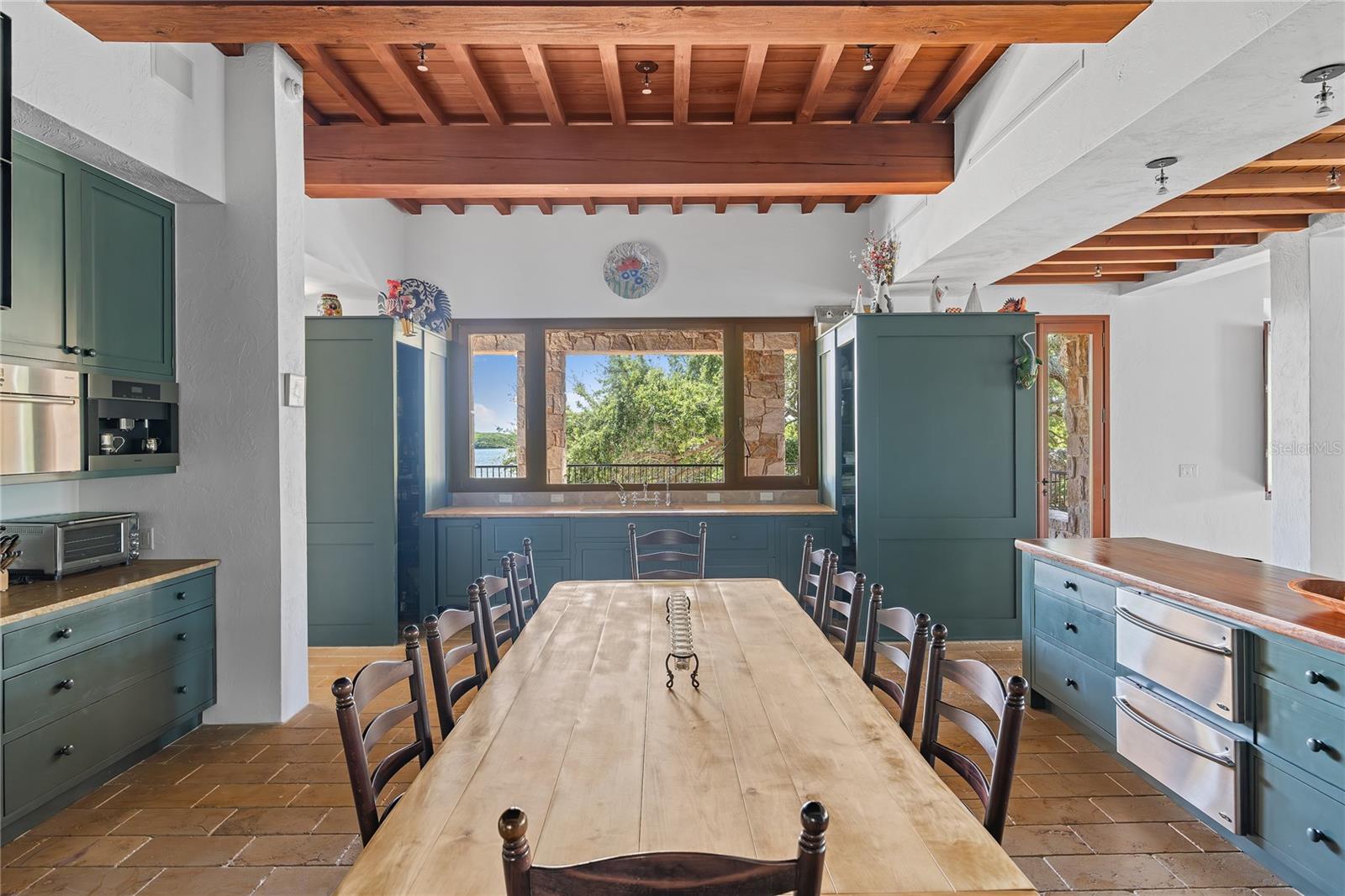 1571 OCEANVIEW DR — photo 13