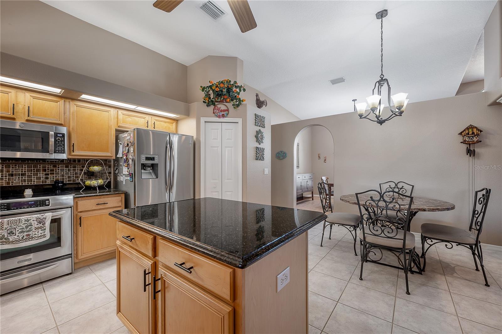 10126 LONDONSHIRE LN — photo 10
