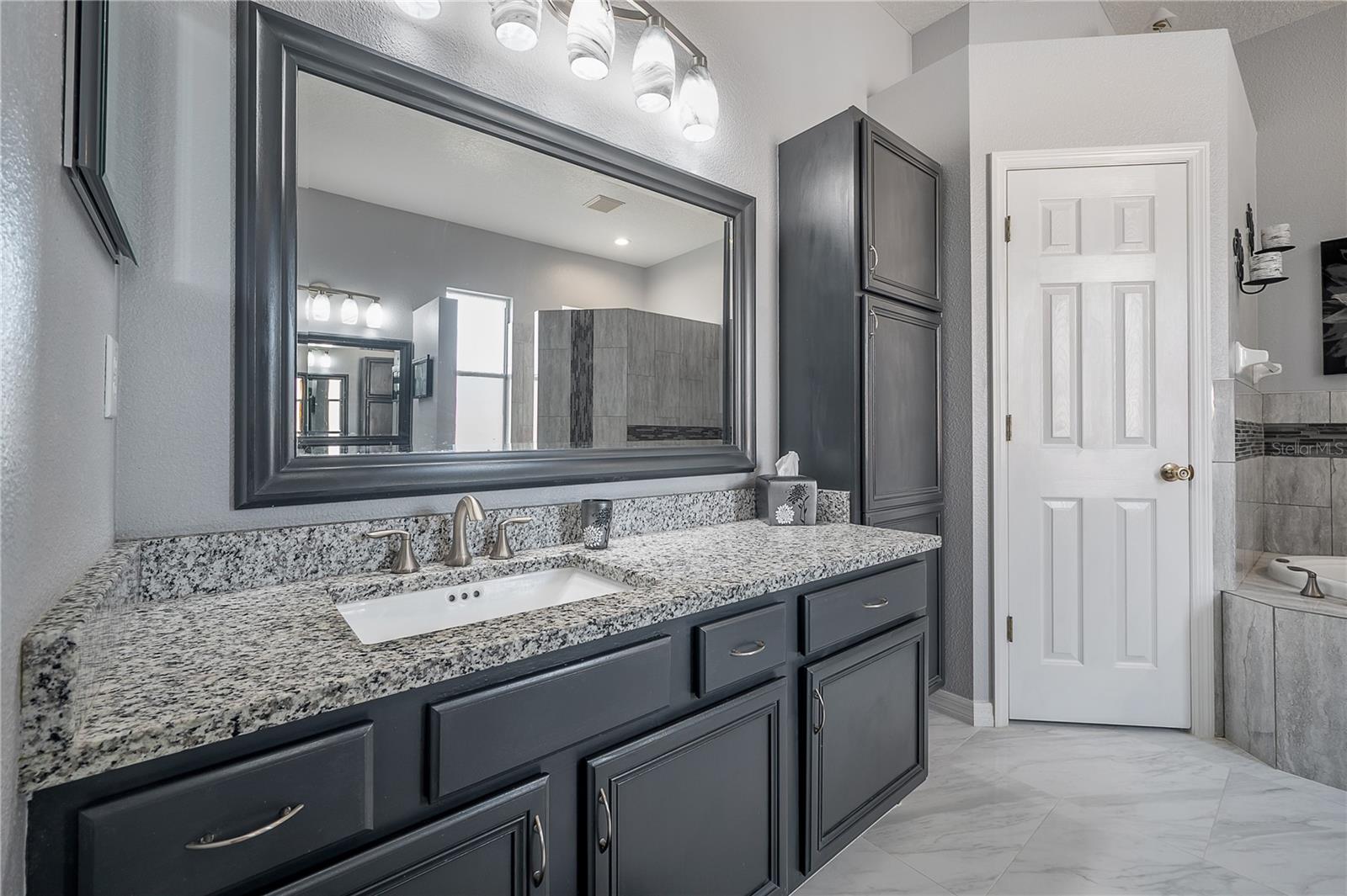 10126 LONDONSHIRE LN — photo 22