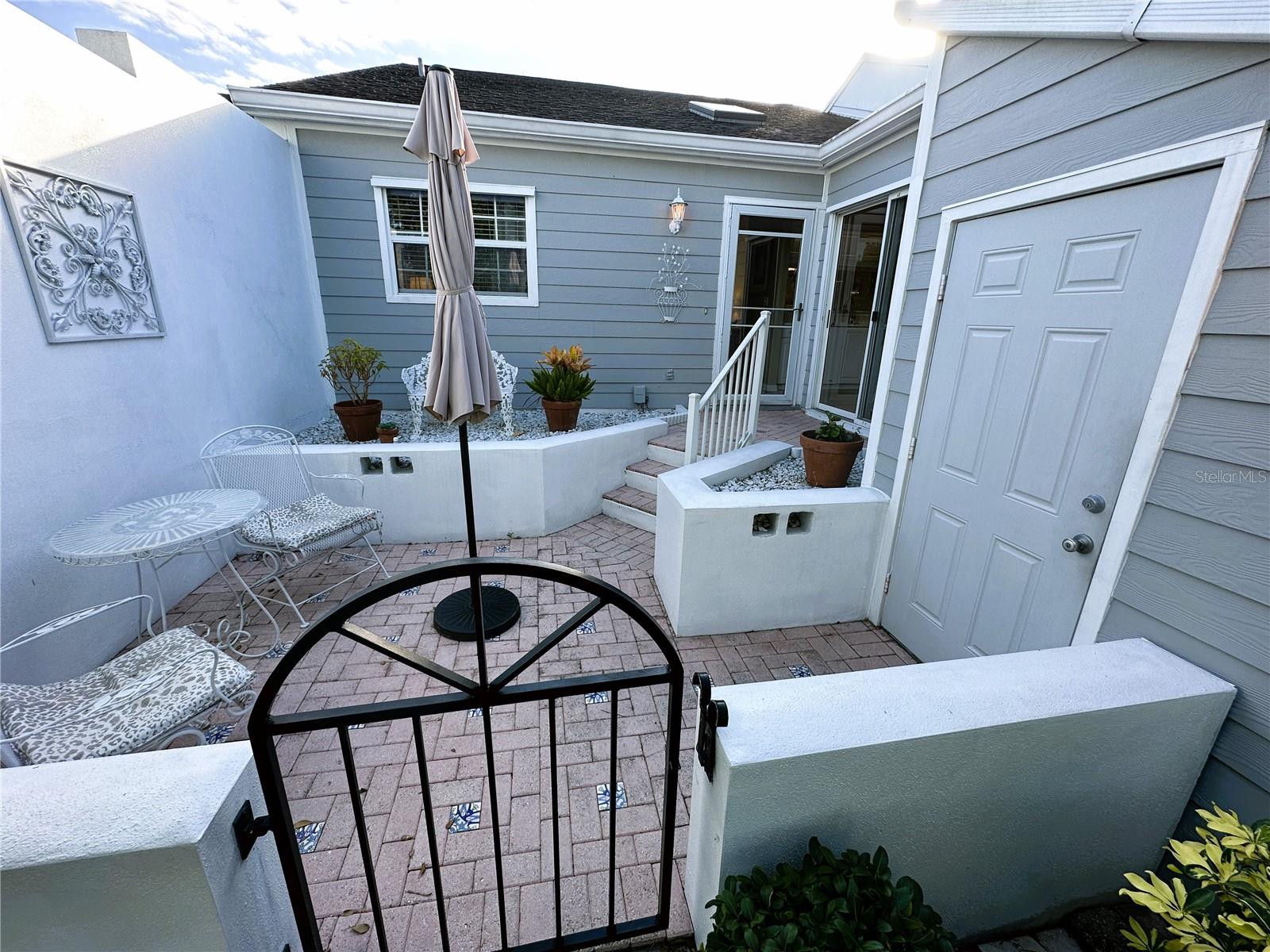 517 WOODSTORK CIR — photo 2