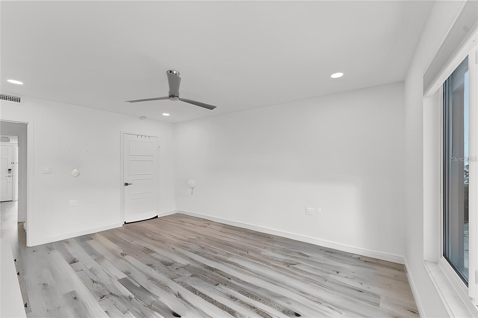 100 SANDS POINT RD #323 — photo 15