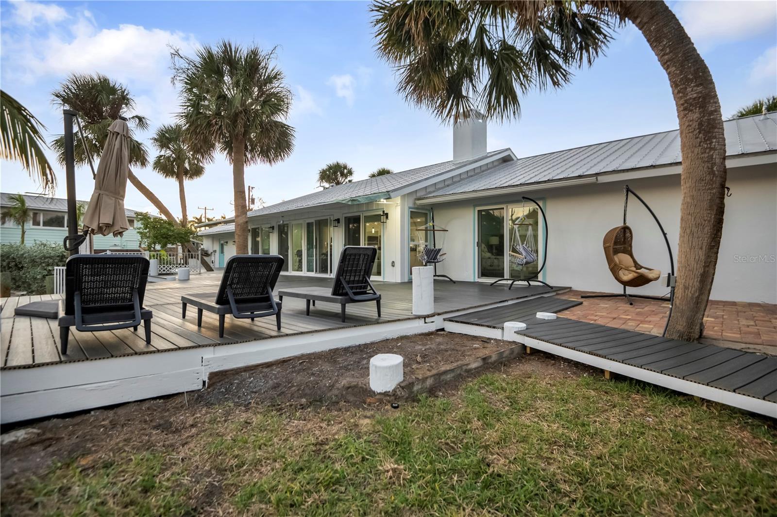 31 LANDS END LN — photo 44