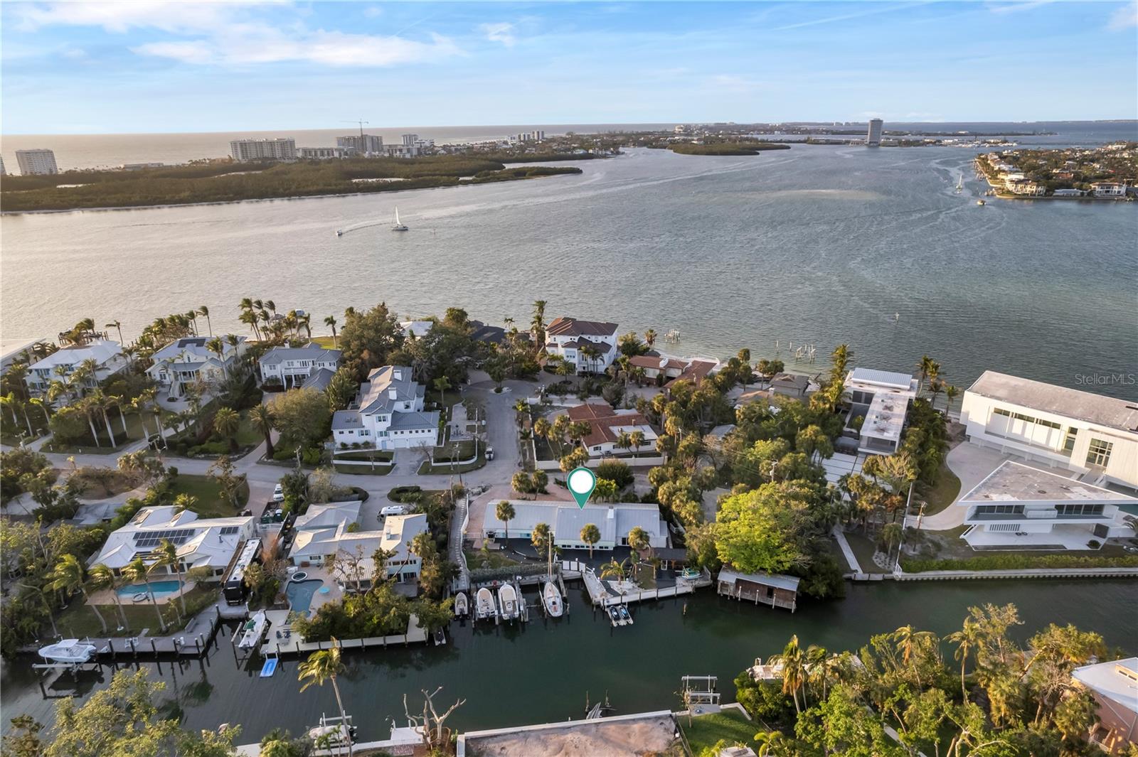 31 LANDS END LN — photo 2