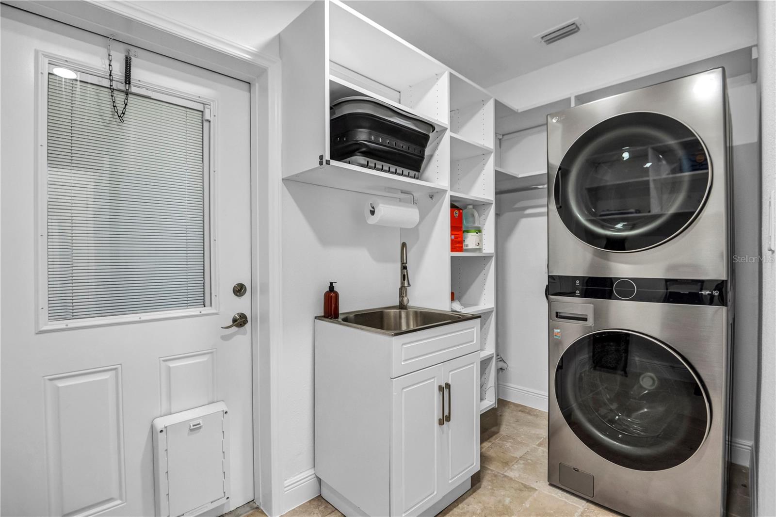 31 LANDS END LN — photo 41