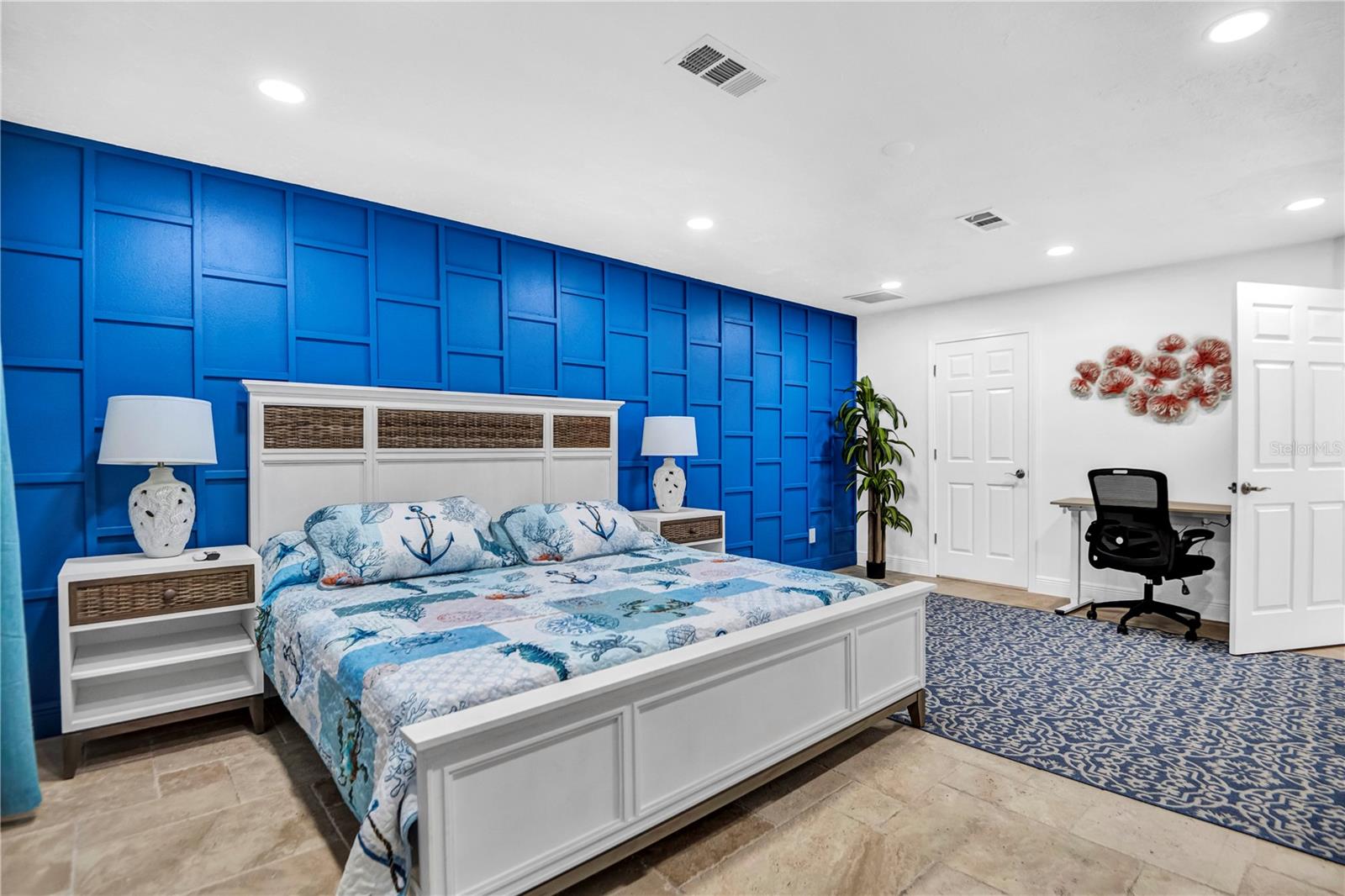 31 LANDS END LN — photo 34