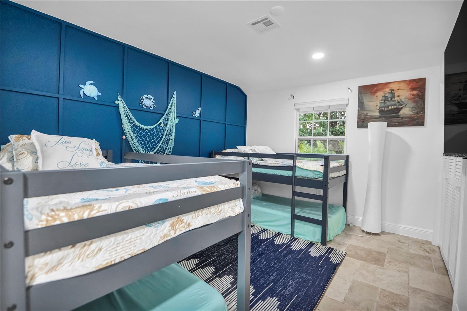 31 LANDS END LN — photo 24