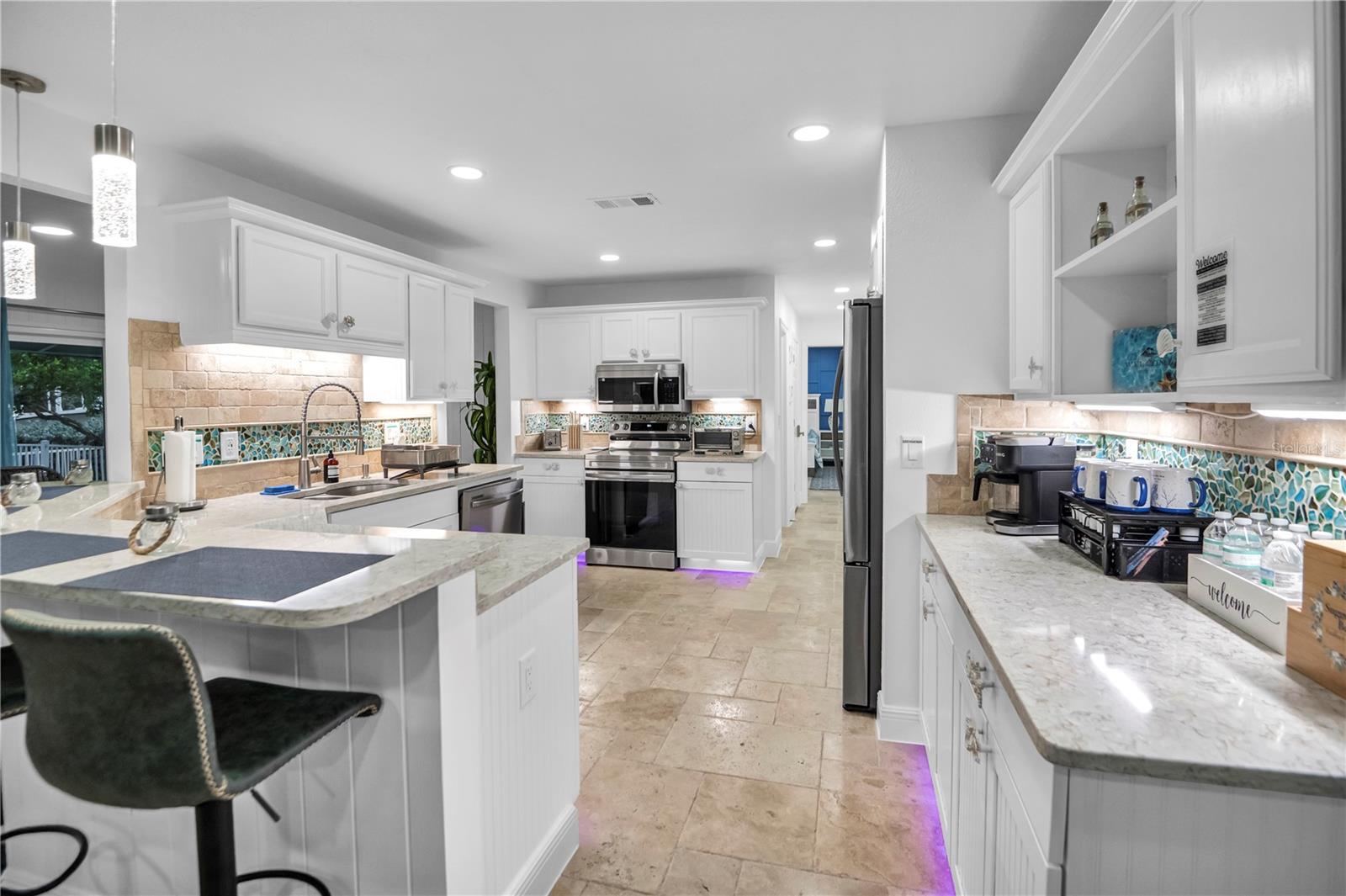 31 LANDS END LN — photo 18