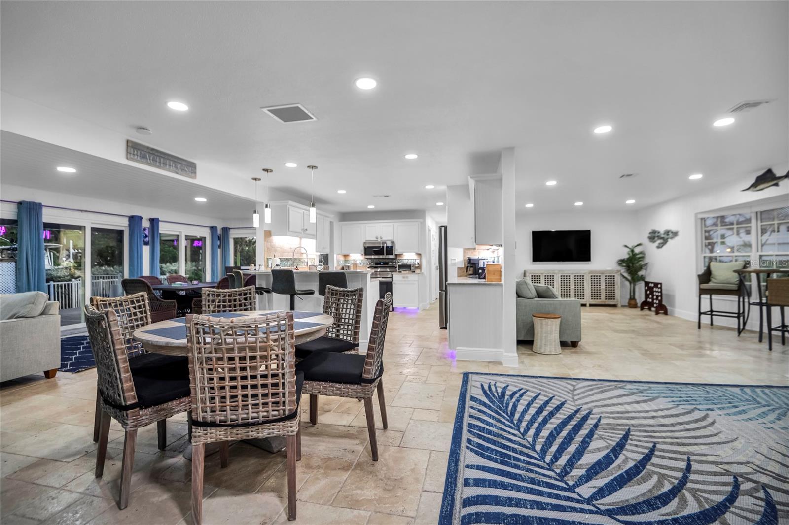 31 LANDS END LN — photo 14