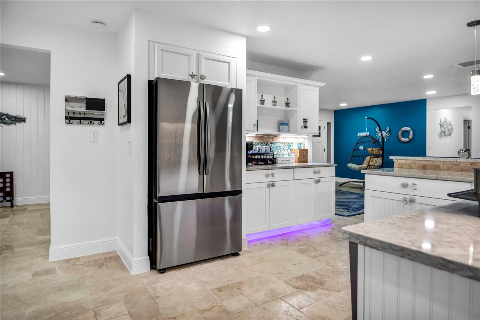 31 LANDS END LN — photo 16