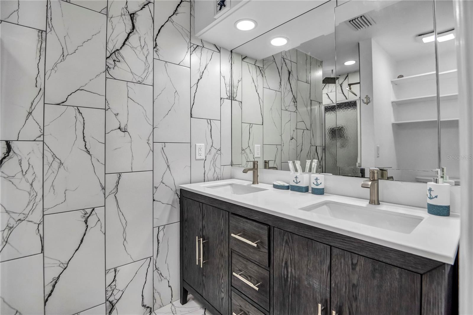 31 LANDS END LN — photo 32