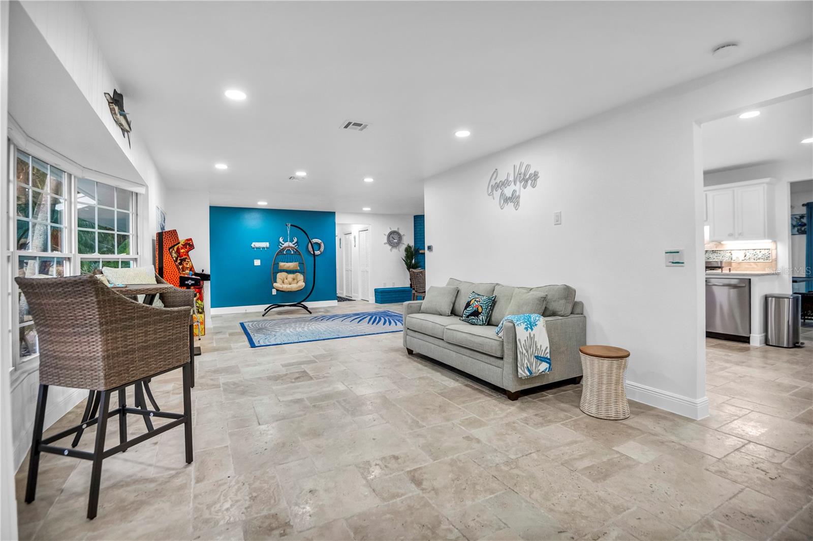 31 LANDS END LN — photo 12