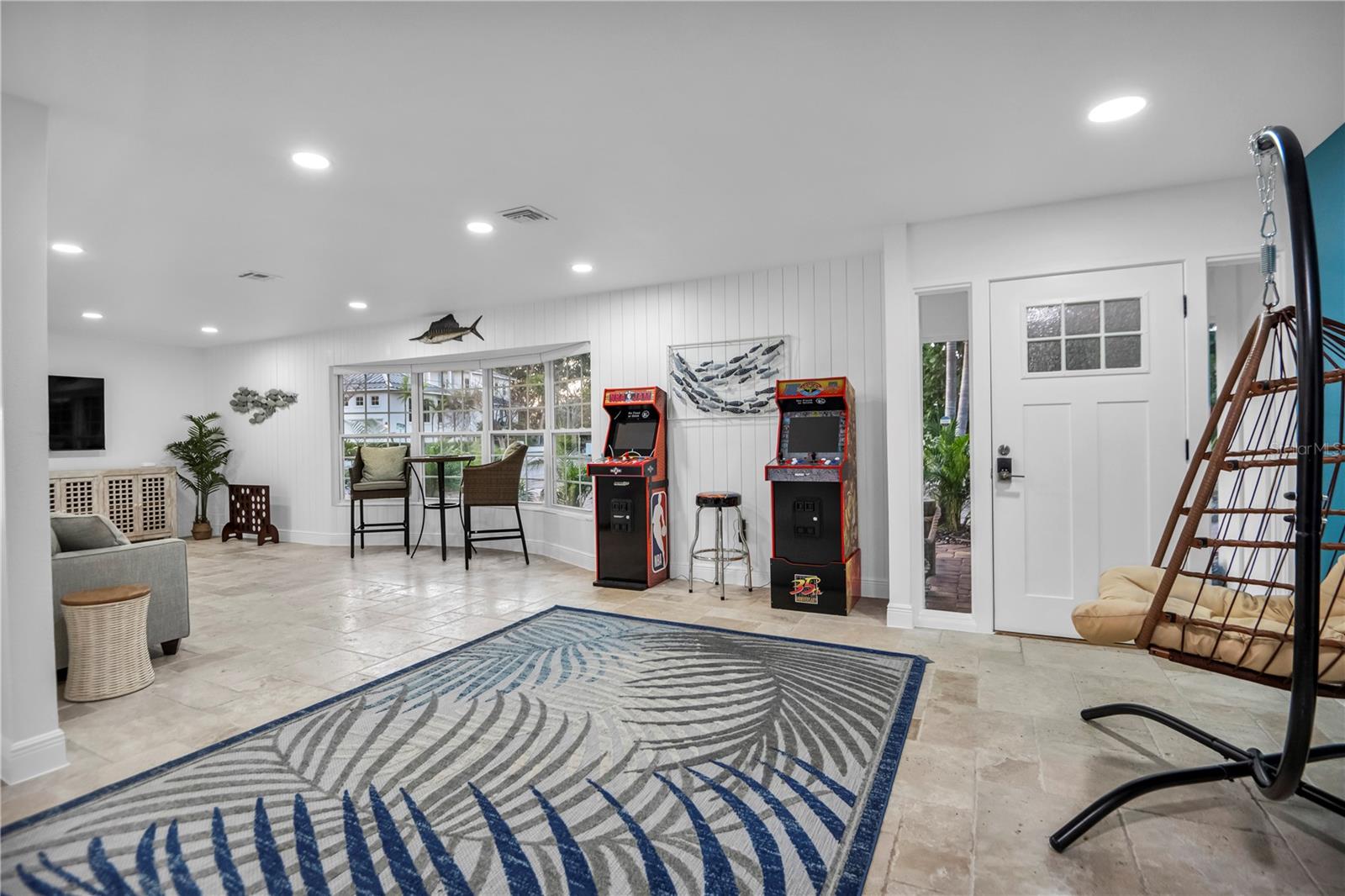 31 LANDS END LN — photo 10