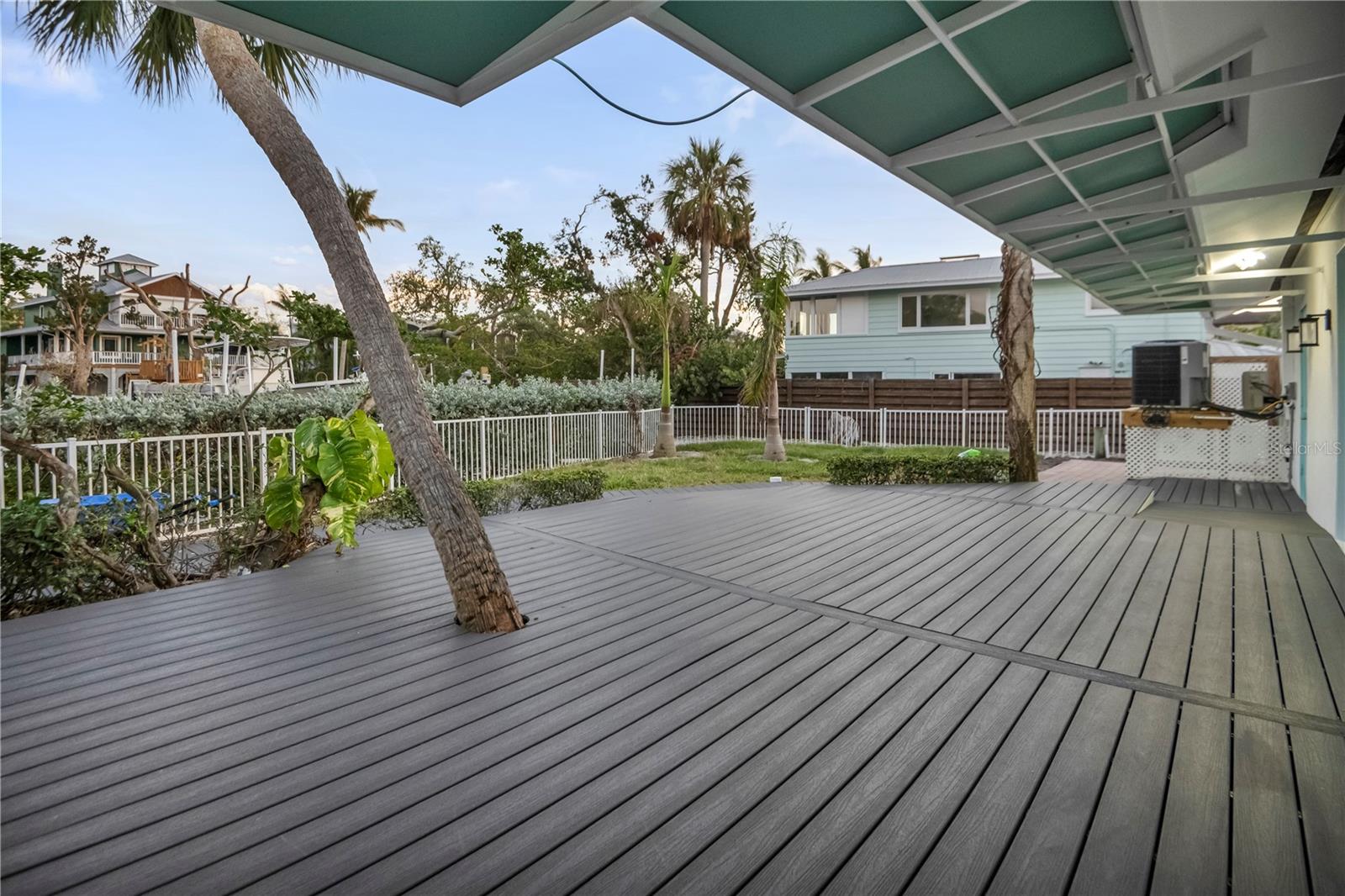 31 LANDS END LN — photo 47