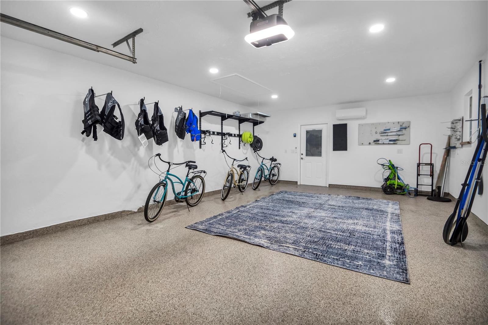 31 LANDS END LN — photo 50