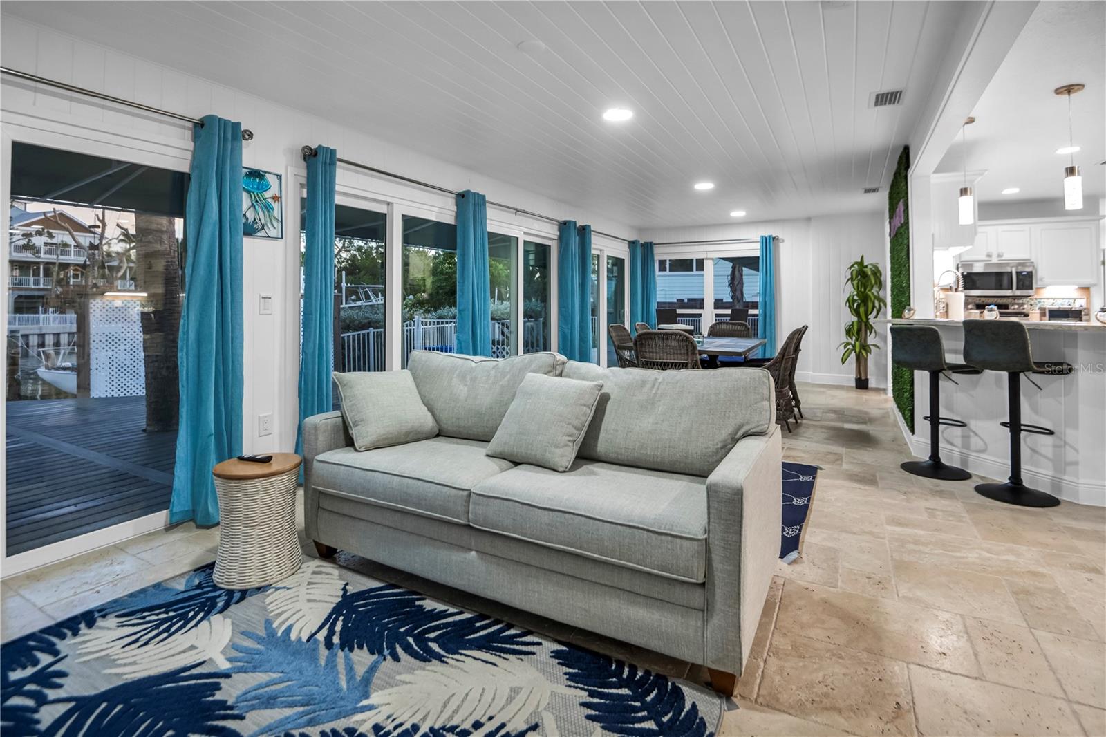 31 LANDS END LN — photo 19