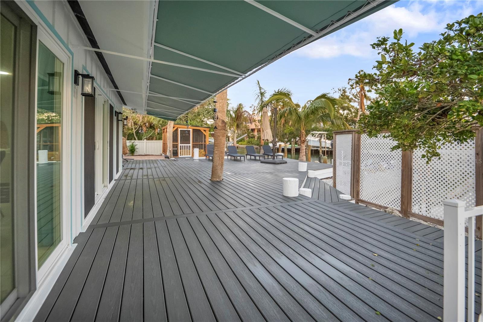 31 LANDS END LN — photo 46