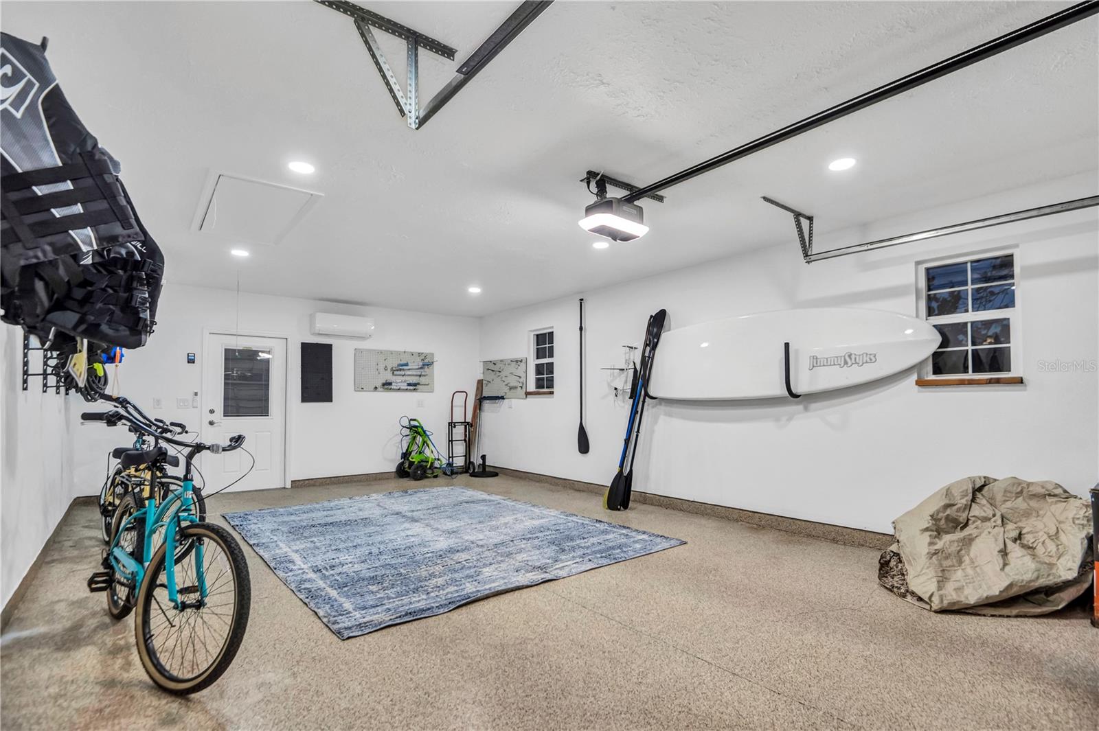 31 LANDS END LN — photo 49