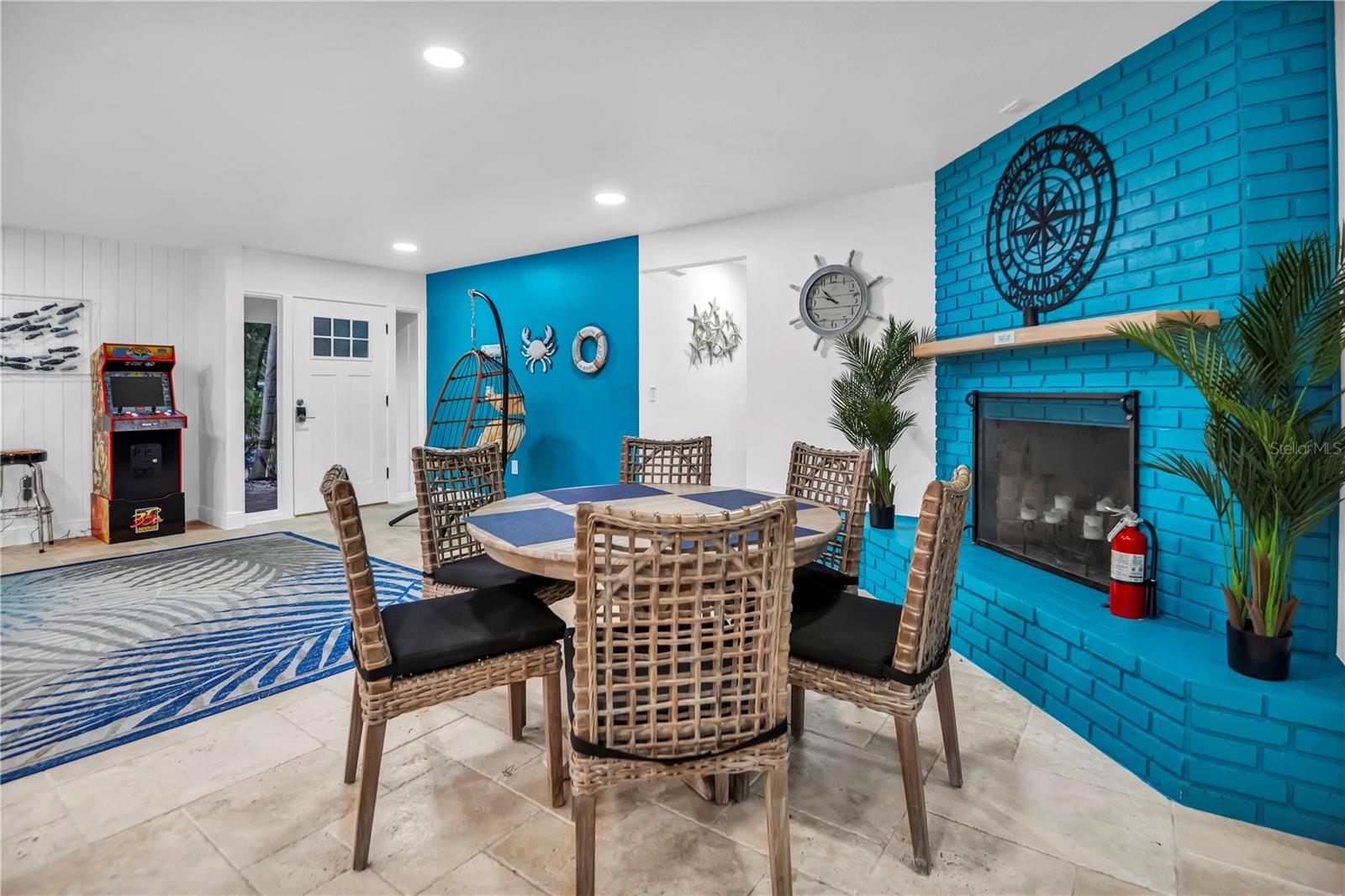 31 LANDS END LN — photo 13