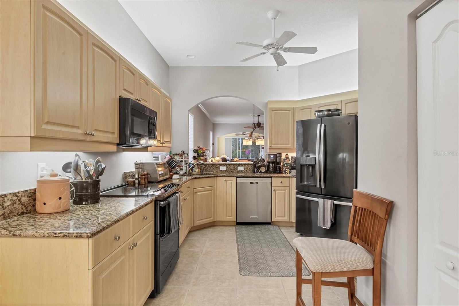 1647 LANCASHIRE DR #1647 — photo 4