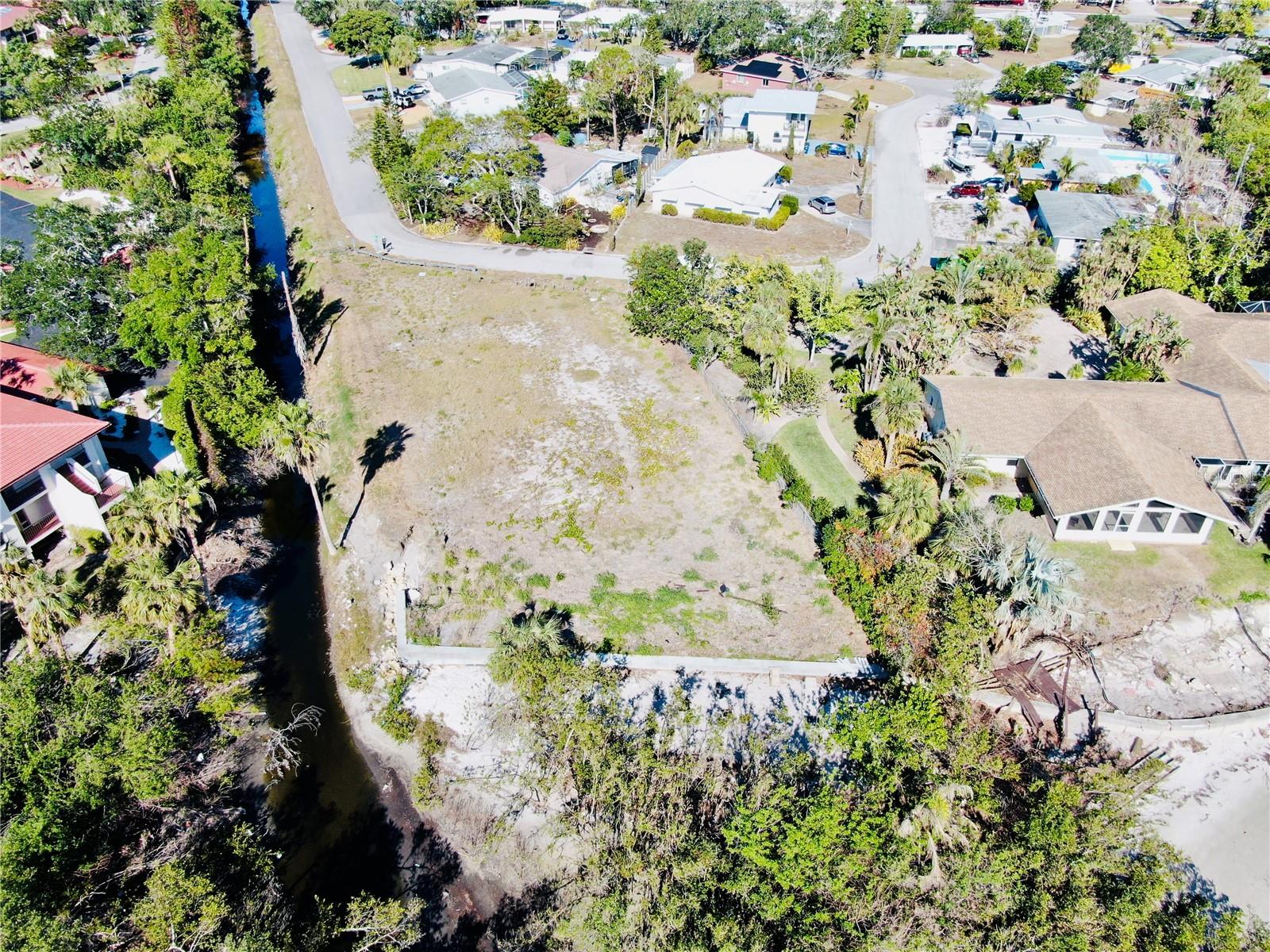 6649 RENSSALAER DR — photo 4