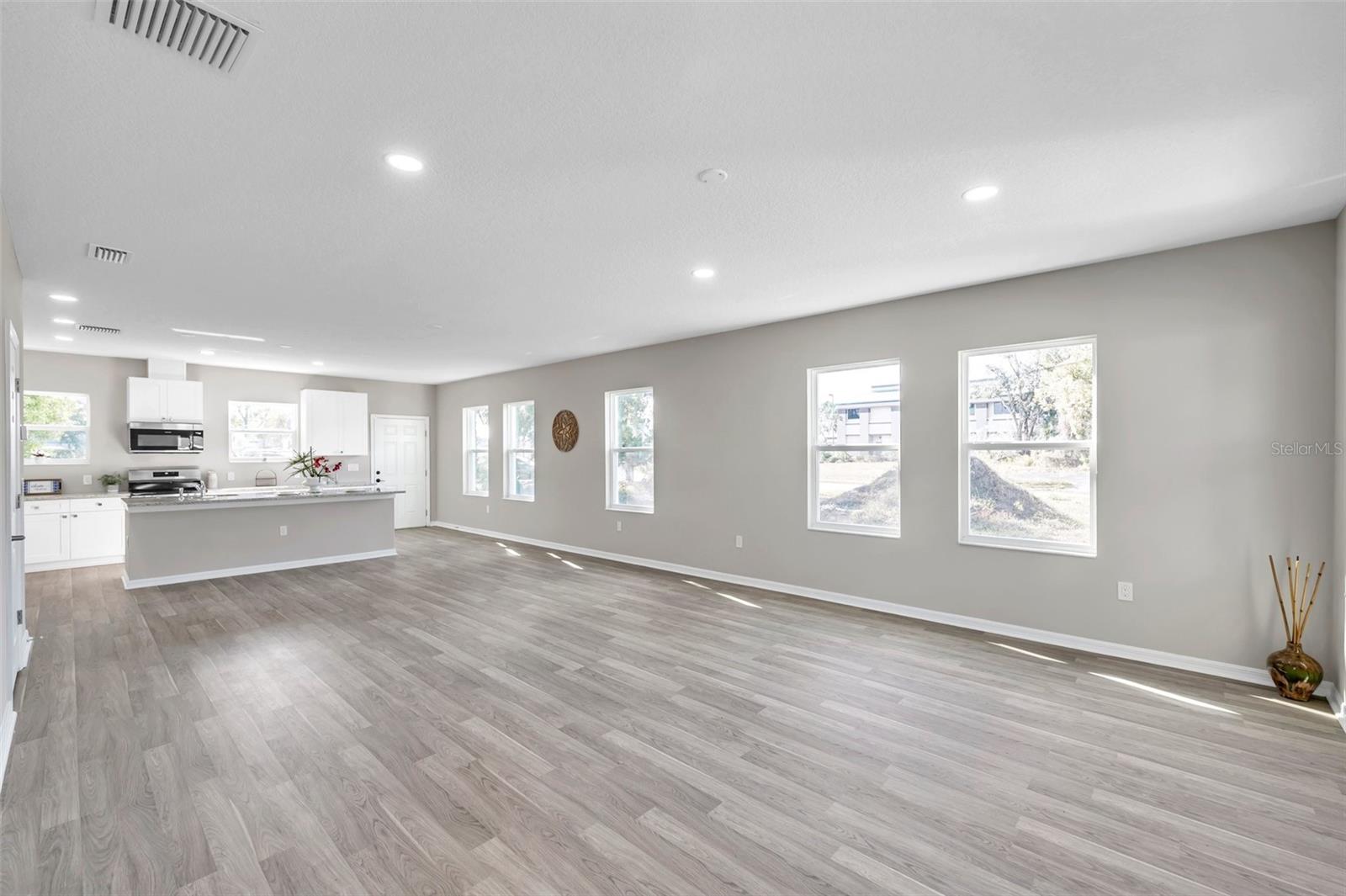 5742 MEADOWLANE ST — photo 8