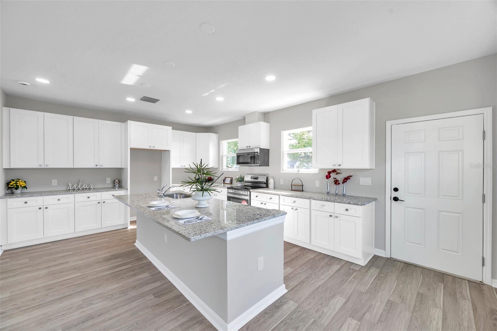 5742 MEADOWLANE ST — photo 3