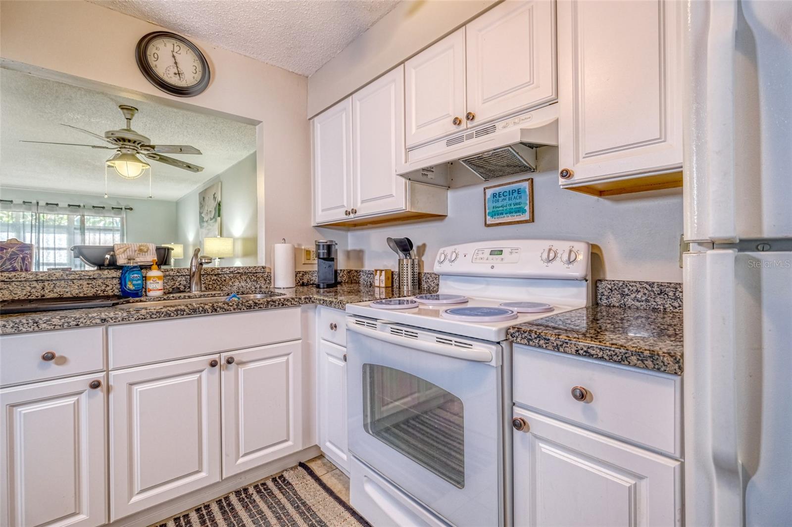 13714 MISSION OAKS BLVD #13714 — photo 9