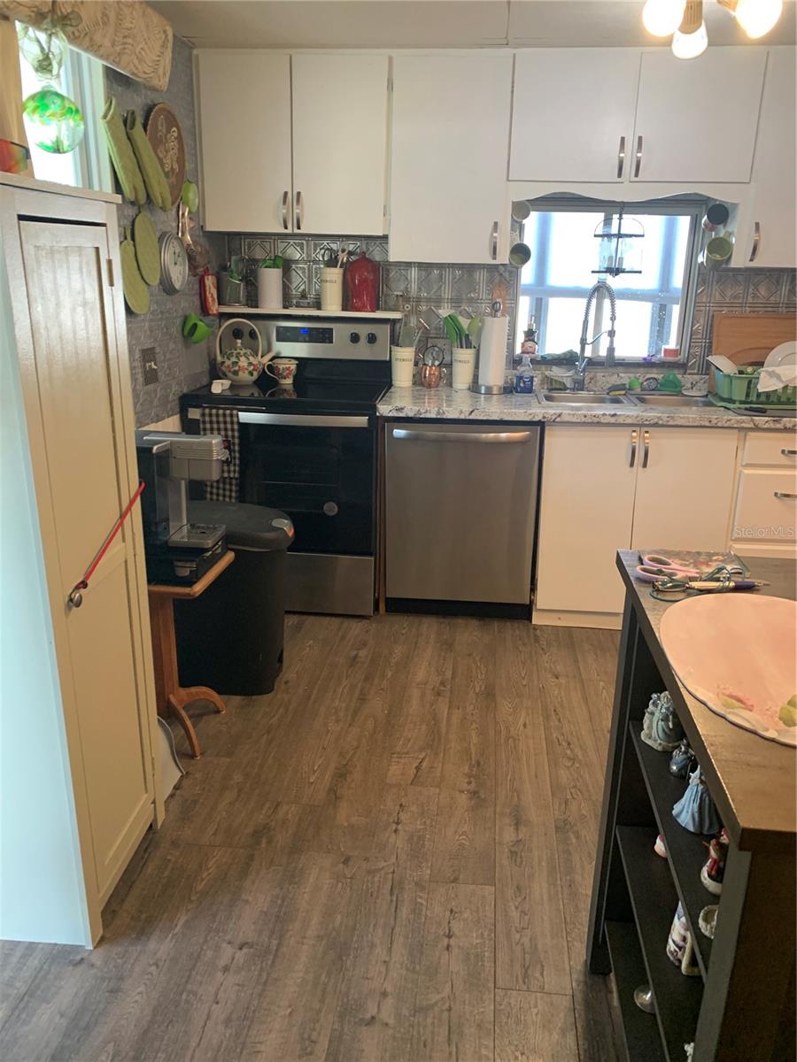 10456 PEACEFUL DR — photo 6