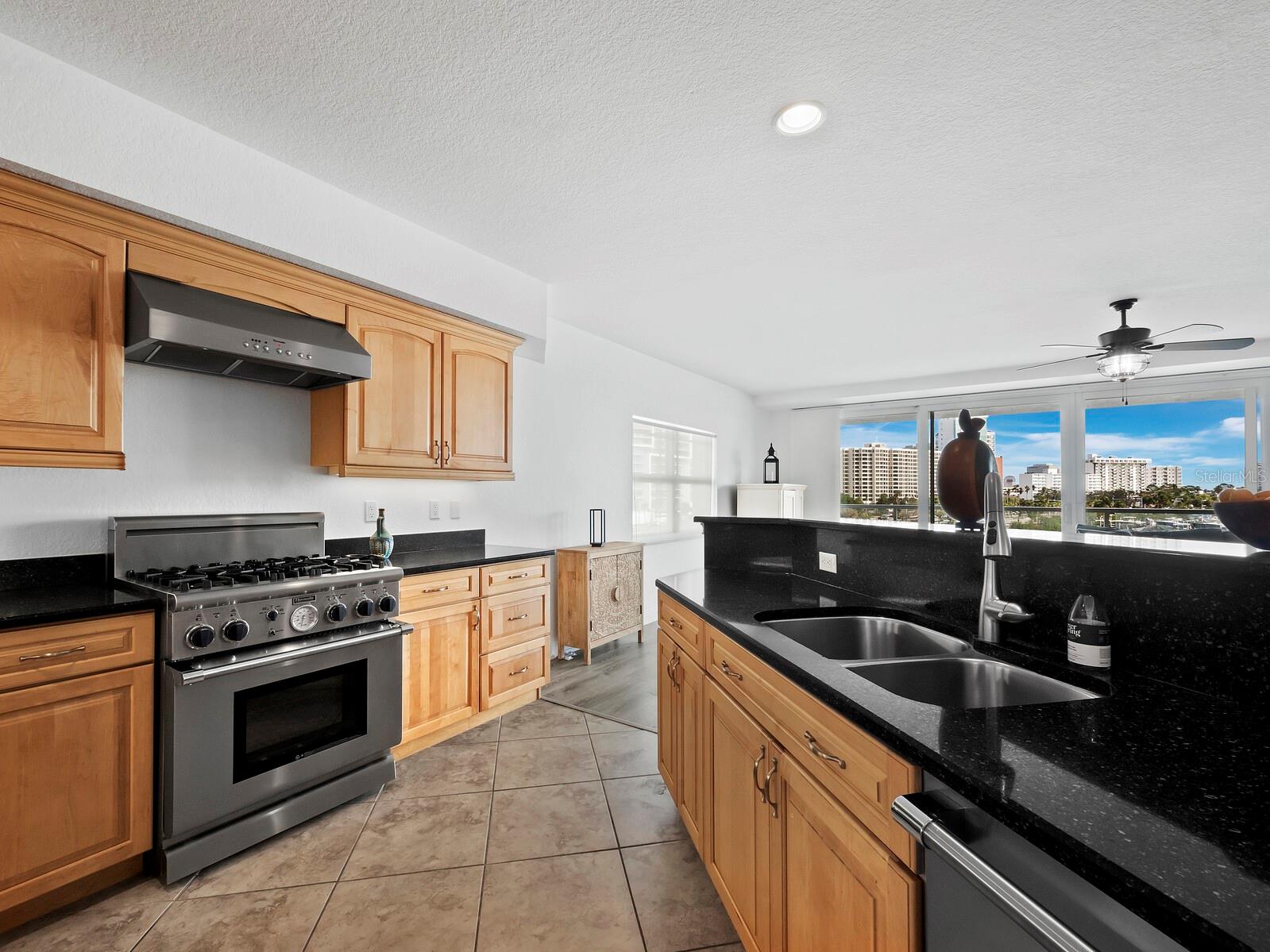 650 GOLDEN GATE PT #401 — photo 15