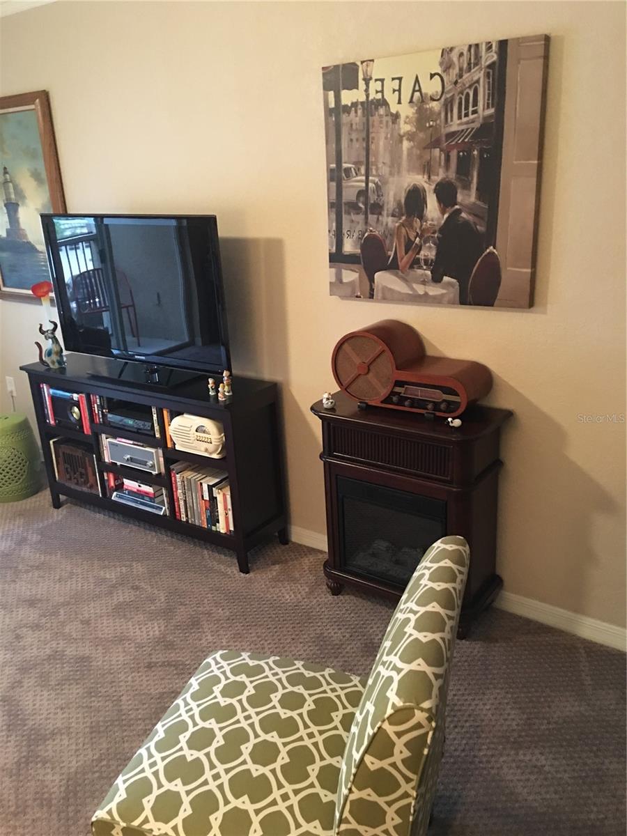 5174 NORTHRIDGE RD #211 — photo 2