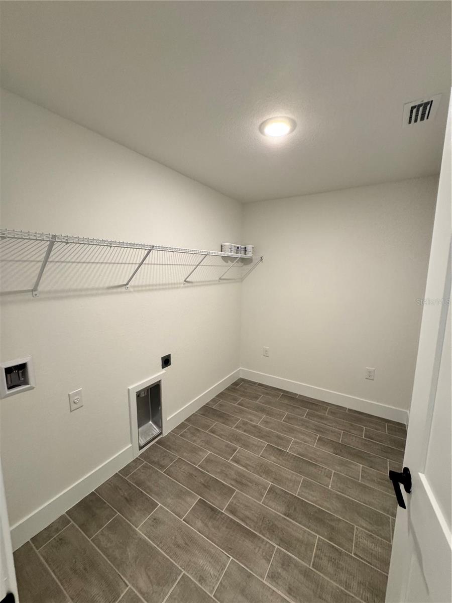 2667 AVERLAND LOOP — photo 6