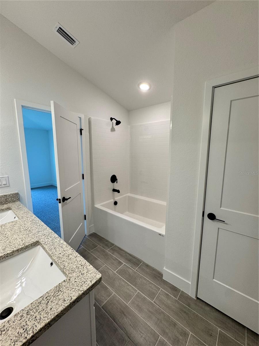 2667 AVERLAND LOOP — photo 10