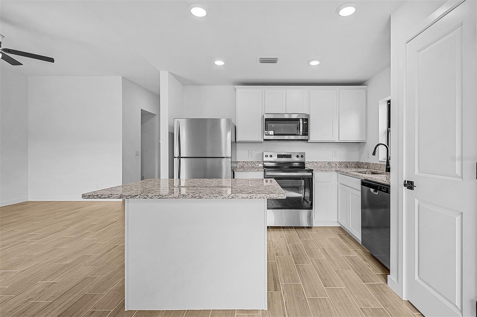 3560 BELLEFONTE AVE — photo 8
